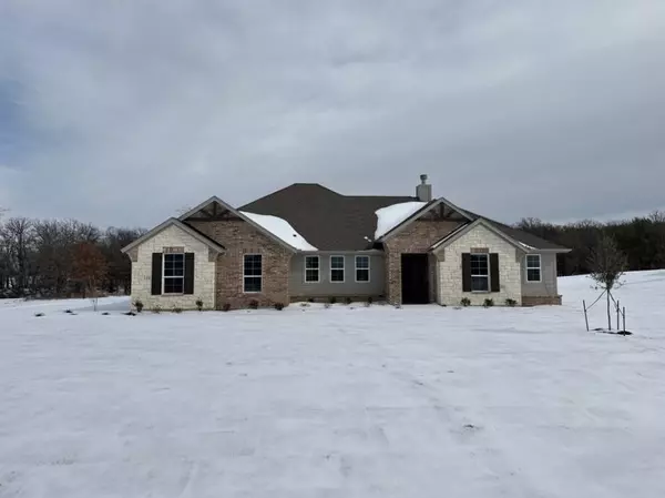 144 Oak Grove Way, Springtown, TX 76082