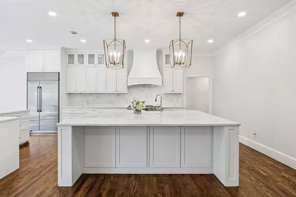 Dallas, TX 75254,6848 Midcrest Drive