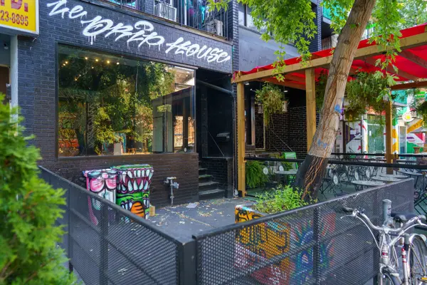 274 Augusta AVE, Toronto C01, ON M5T 2L9