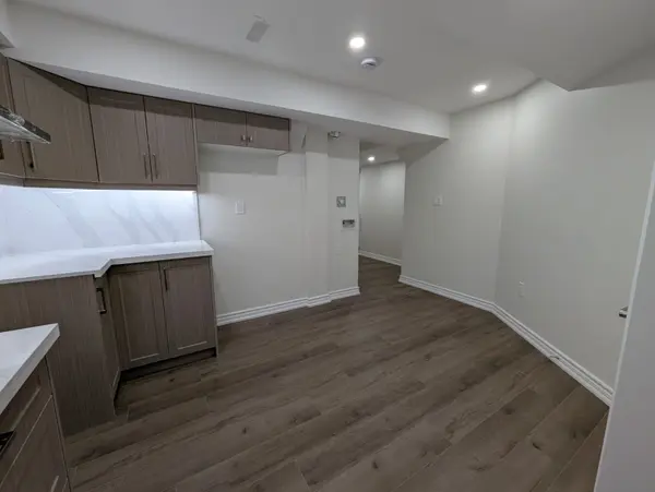 41 Morley CRES #Bsmt, Whitby, ON L1R 0P1