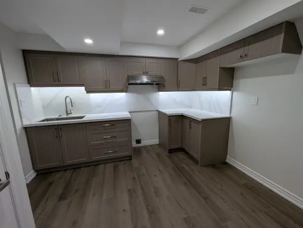 41 Morley CRES #Bsmt, Whitby, ON L1R 0P1