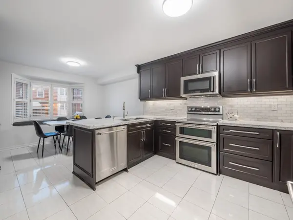 114 Leah CRES #39, Vaughan, ON L4J 8C3
