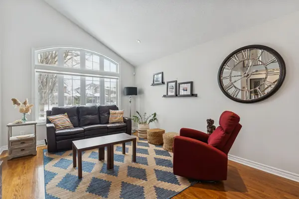 76 Frontenac BLVD, Russell, ON K0A 1W0