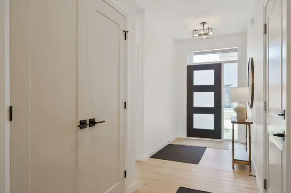 32 Postma CRES #8, North Middlesex, ON N0M 1A0