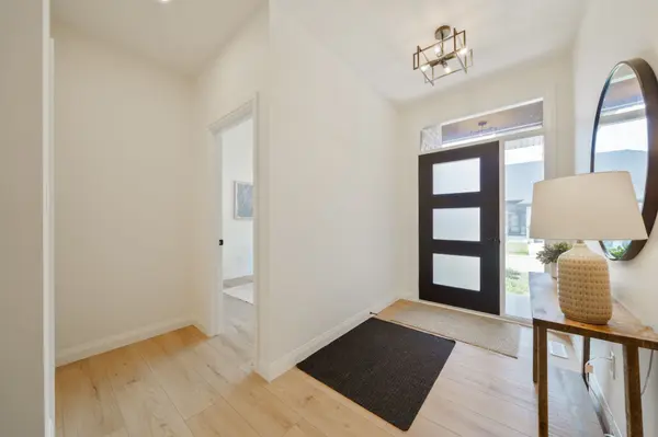 32 Postma CRES #8, North Middlesex, ON N0M 1A0