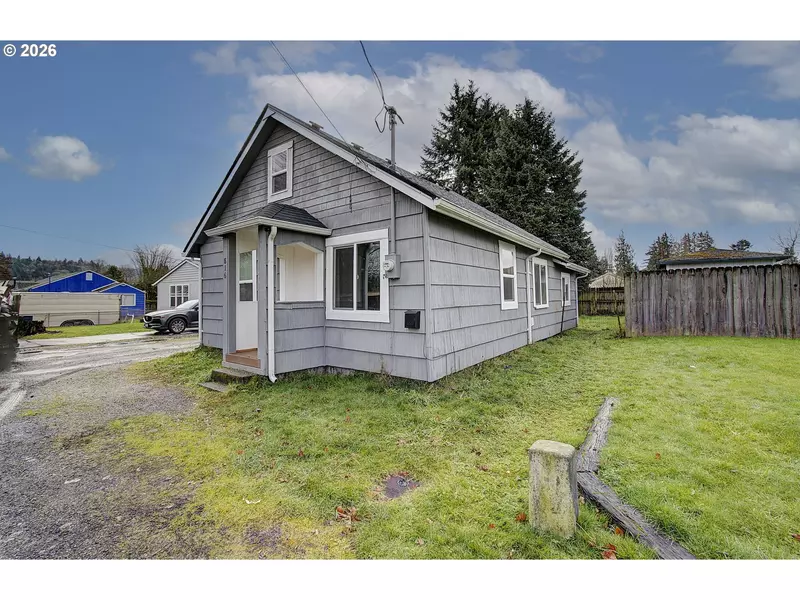 816 COWEEMAN LN, Kelso, WA 98626