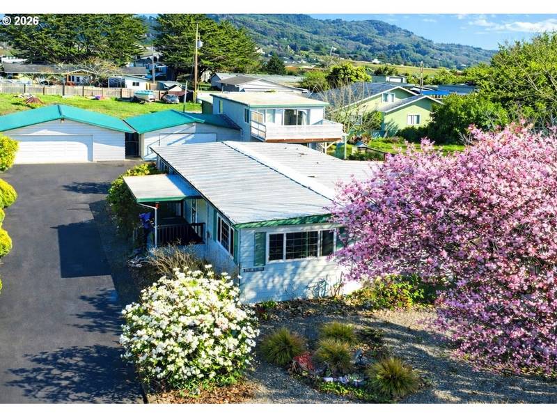 15961 BAY VIEW DR, Brookings, OR 97415