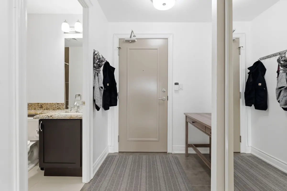 2396 MAJOR MACKENZIE DR W #324, Vaughan, ON L6A 4Y1