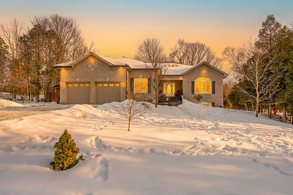 5885 Davey DR, Frontenac, ON K0H 2W0