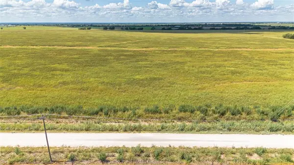 2335 Hcr-1212, Blum, TX 76627