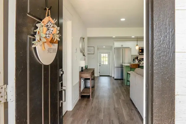 205 Oregon Avenue, Azle, TX 76020