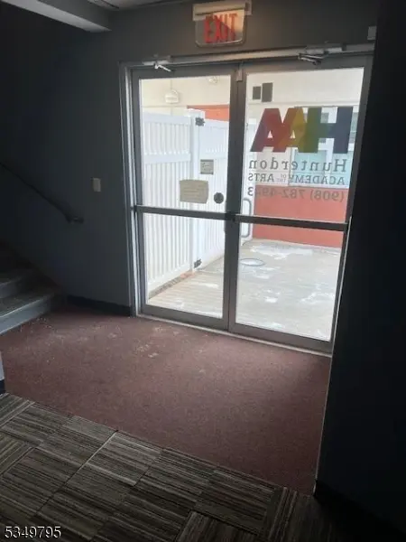 4 Minneakoning Rd, Raritan Twp., NJ 08822