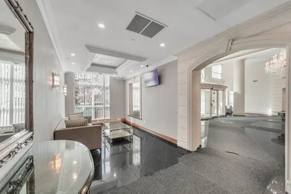 23 Lorraine DR #Uph5, Toronto C07, ON M2N 6Z5