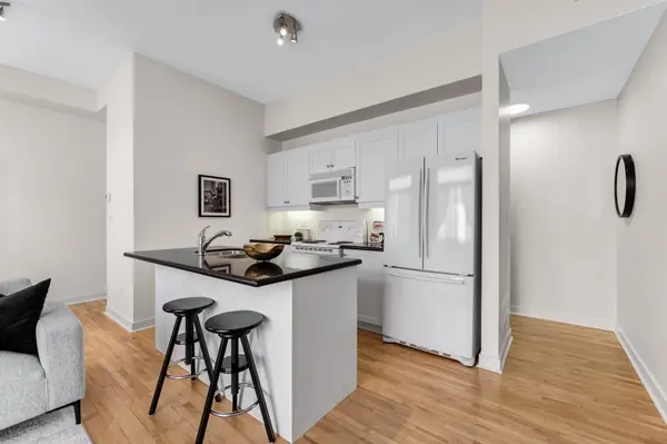 Toronto W02, ON M6P 4H6,1398 Bloor ST W #2