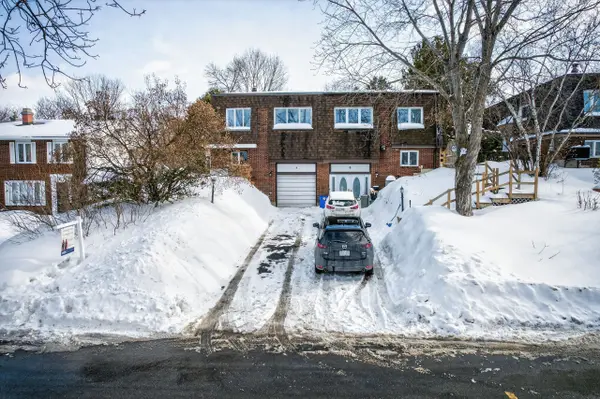 8 Oberon ST, Bells Corners And South To Fallowfield, ON K2H 7X7