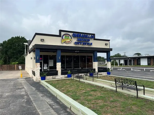 4717 Gus Thomasson Road, Mesquite, TX 75150