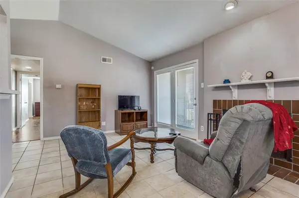 5913 Lake Hubbard Parkway #221, Garland, TX 75043