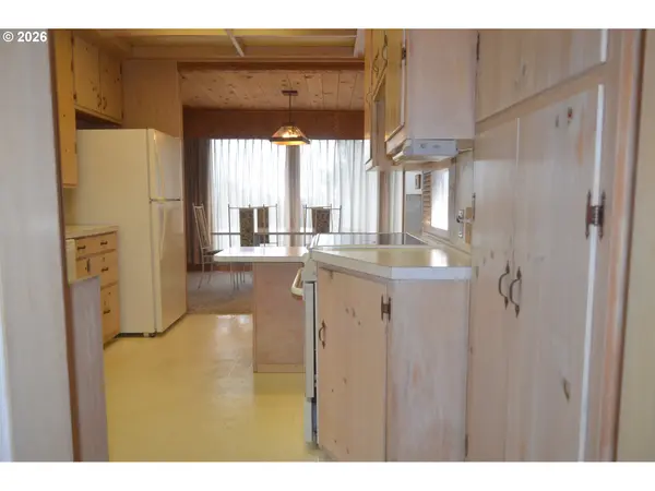 Salem, OR 97304,550 RIVERVIEW DR