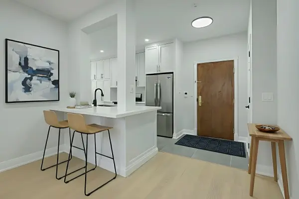 130 Pond DR #103, Markham, ON L3T 7W5