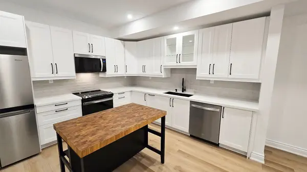 42 Calverley ST #Lower, Orillia, ON L3V 3T5