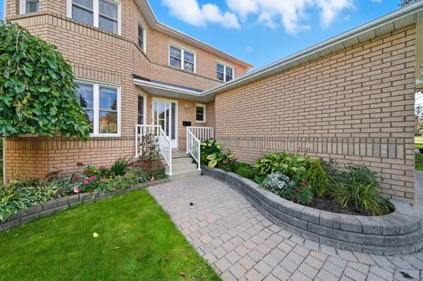 705 Carlisle ST, Cobourg, ON K9A 5E4