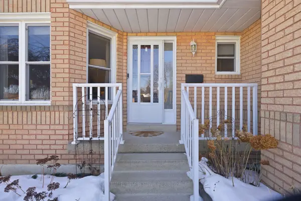 705 Carlisle ST, Cobourg, ON K9A 5E4