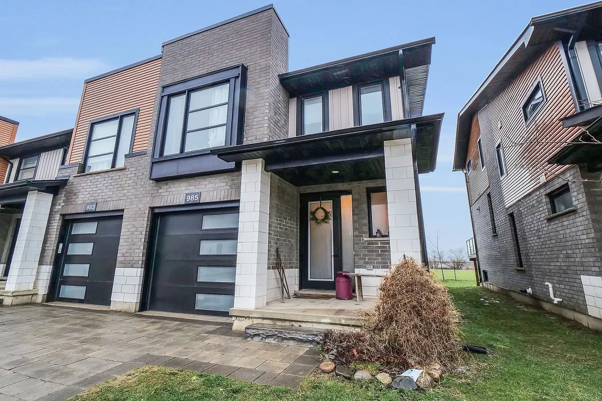 985 West Village SQ, London North, ON N6H 5J9