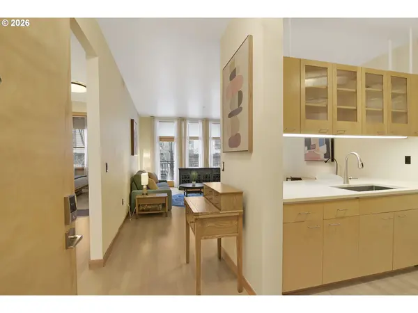 Portland, OR 97209,820 NW 12th Ave #218