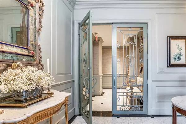 Dallas, TX 75219,3505 Turtle Creek Boulevard #4C