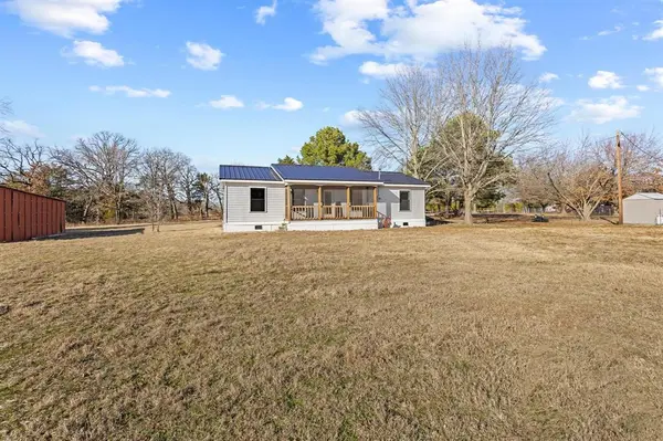 4572 County Road 2700, Telephone, TX 75488