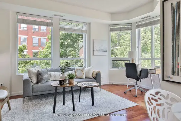 25 Soho ST #P302, Toronto C01, ON M5T 3L8