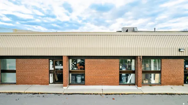 391 Marwood DR #9, Oshawa, ON L1H 7P8