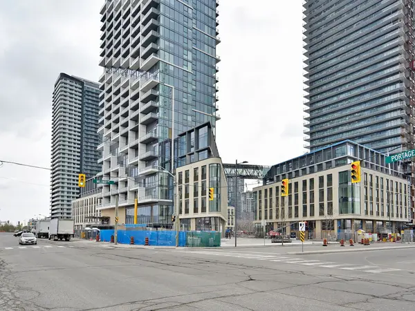 1000 Portage Pkwy #305, Vaughan, ON L4K 0L1