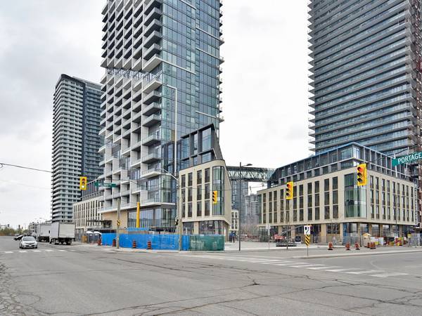 1000 Portage Pkwy #305, Vaughan, ON L4K 0L1