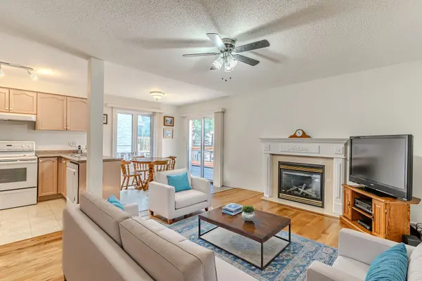 43 Cheltenham RD, Barrie, ON L4M 6R8