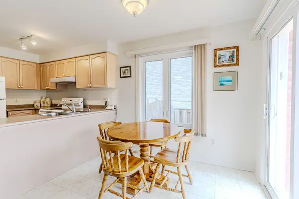 43 Cheltenham RD, Barrie, ON L4M 6R8