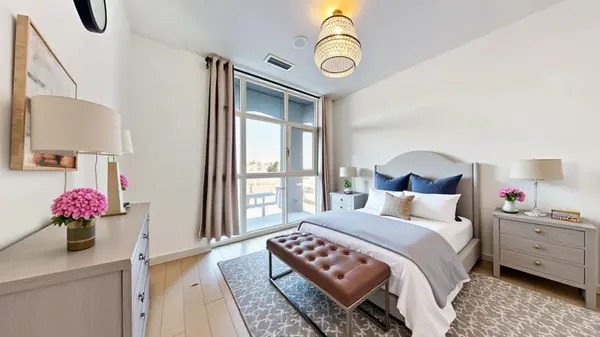 60 George Butchart DR #219, Toronto W05, ON M3K 0E1