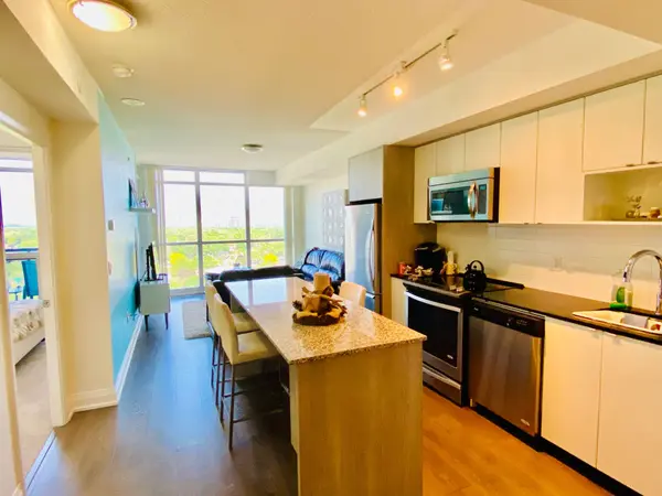 9 Valhalla Inn RD #1611, Toronto W08, ON M9B 0B2