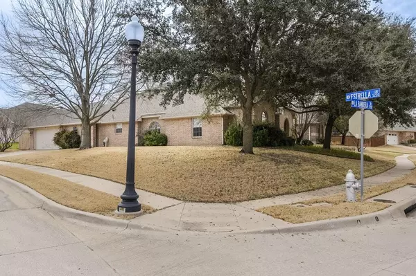 Benbrook, TX 76126,5201 La Bandera Trail