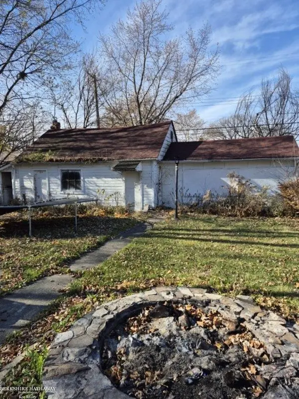 10529 Duprey ST, Detroit, MI 48224