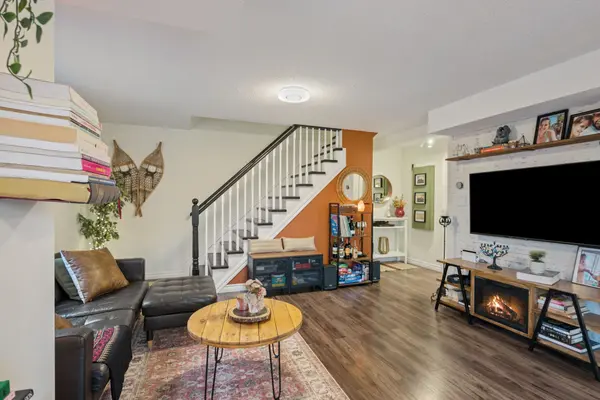 13 Cheltenham RD #2, Barrie, ON L4M 0E7