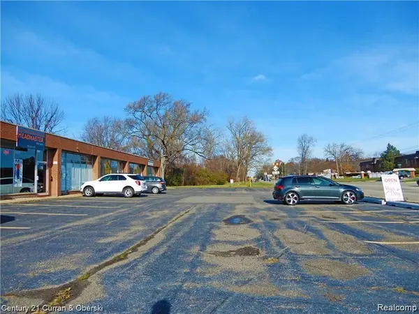 2720 S NEWBURGH RD, Westland, MI 48186