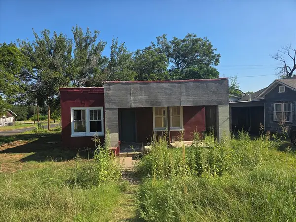 1100 E Walker Street, Breckenridge, TX 76424