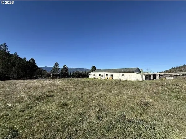 1065 PANTHER GULCH RD, Williams, OR 97544
