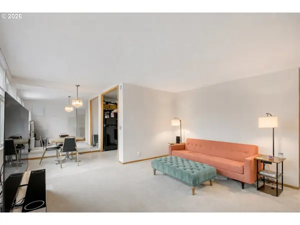 Portland, OR 97232,1220 NE 17TH AVE #2D