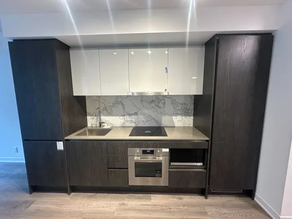 180 Front ST E #606, Toronto C08, ON M5A 0A9