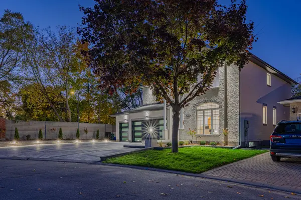 15 WELLSMERE CT, Country Place - Pineglen - Crestview And Area, ON K2E 8C2