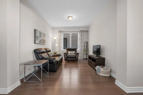 119 Cambie RD, Blossom Park - Airport And Area, ON K1X 0A6