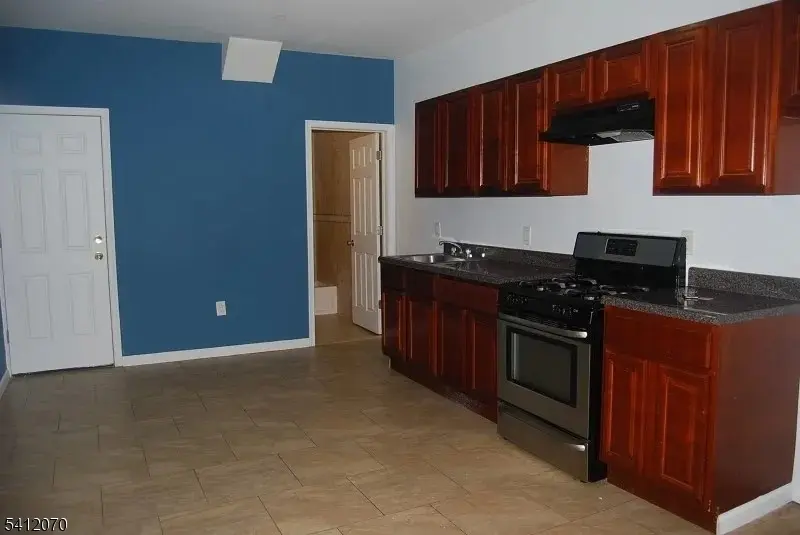 29 Alexander St #3, Newark City, NJ 07106