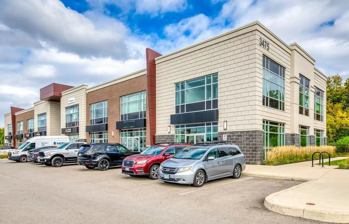 3475 Rebecca ST #102, Oakville, ON L6L 0H3